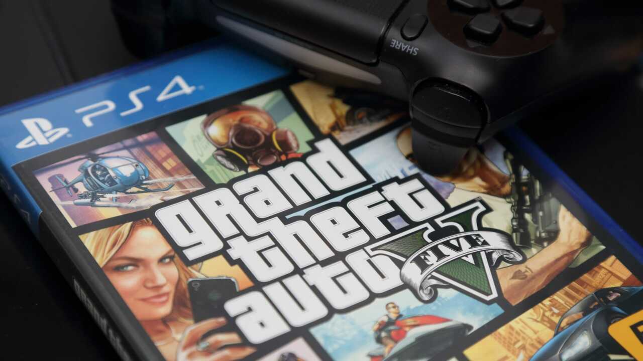 Почему рухнули акции издателя игр GTA