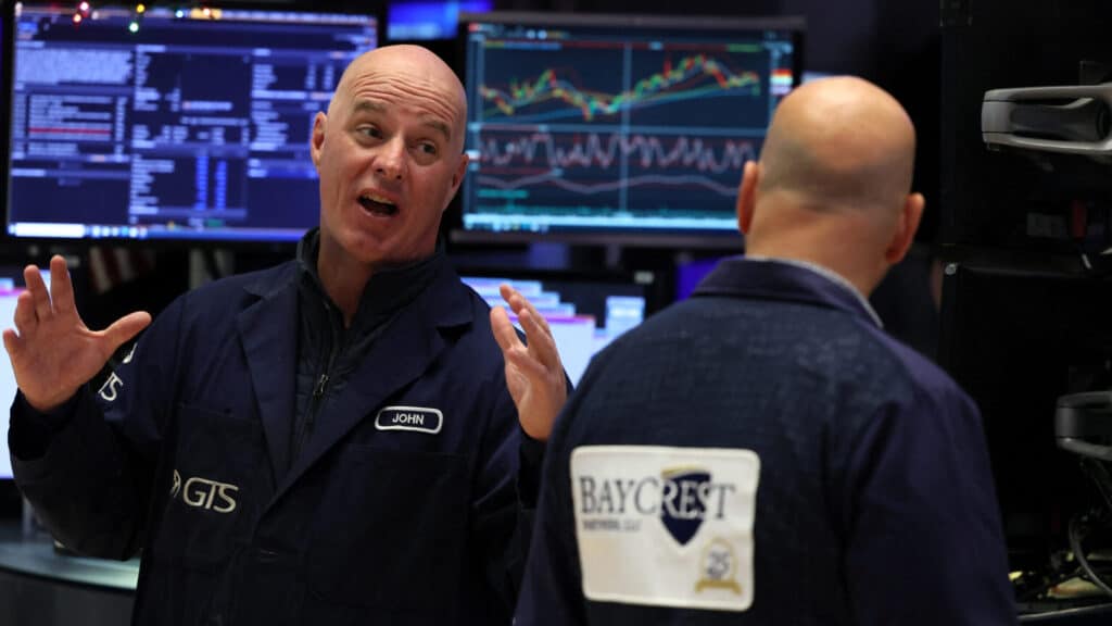 Traders work on the floor at the New York Stock Exchange (NYSE) in New York City, U.S., December 1, 2023.  REUTERS/Brendan McDermid