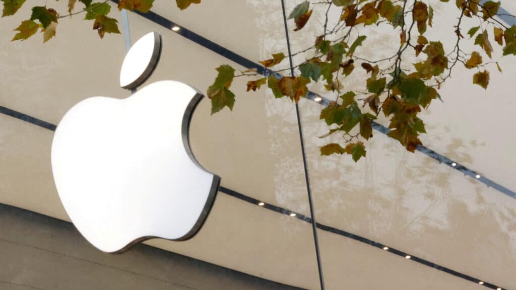 FILE PHOTO: The Apple Inc logo is seen at the entrance to the Apple store in Brussels, Belgium November 28, 2022. REUTERS/Yves Herman/File Photo