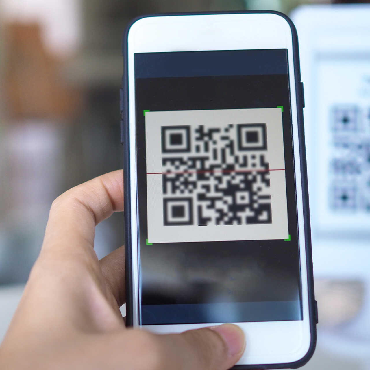 Казахстанцы смогут платить по единому QR-коду любым банковским приложением