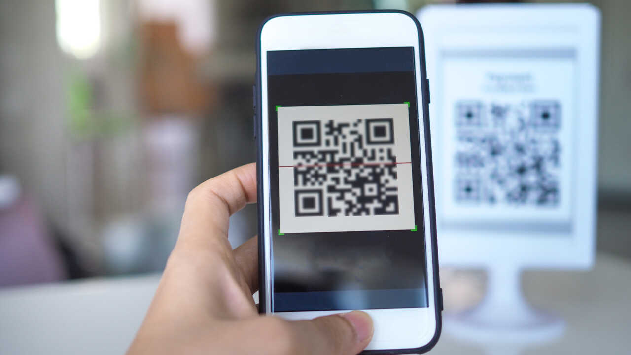 Казахстанцы смогут платить по единому QR-коду любым банковским приложением