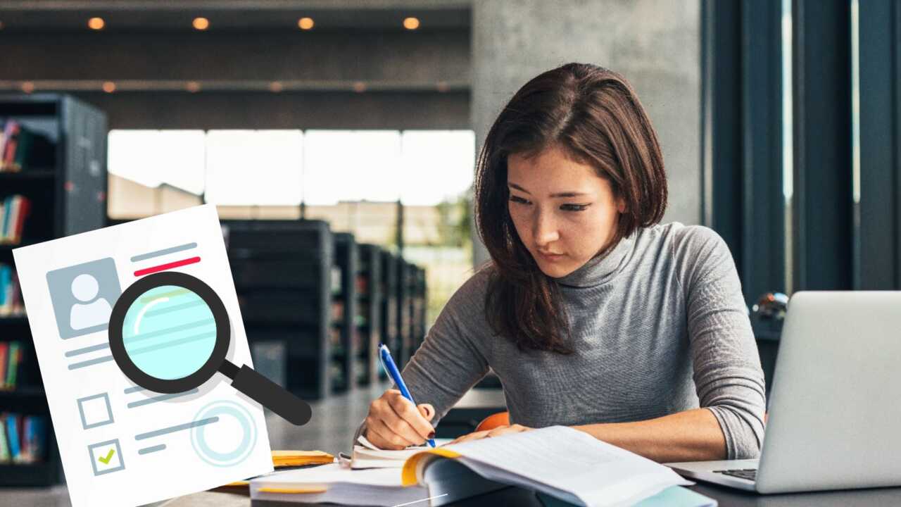 Трусикидегі мүшесін ысқылау Әйелі күйеуіне порнографиялық қызды сыйға тартты.