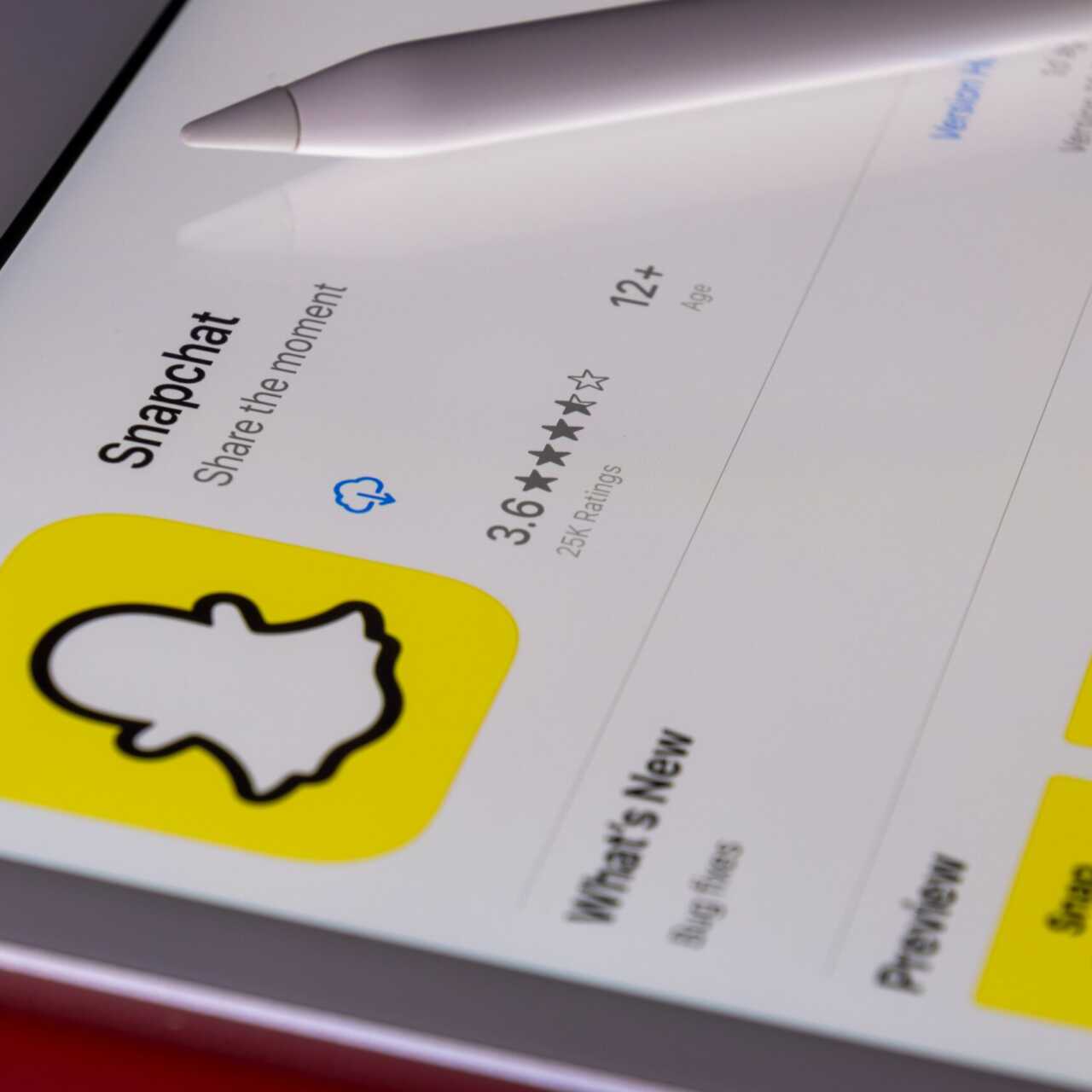 Акции Snap рухнули на 30% из-за снижения доходов