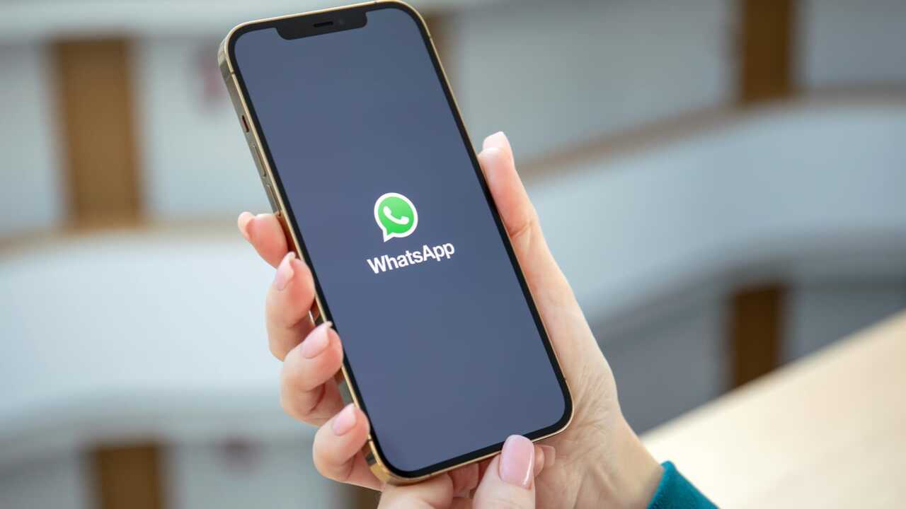 В WhatsApp теперь можно разделить чаты по трем категориям