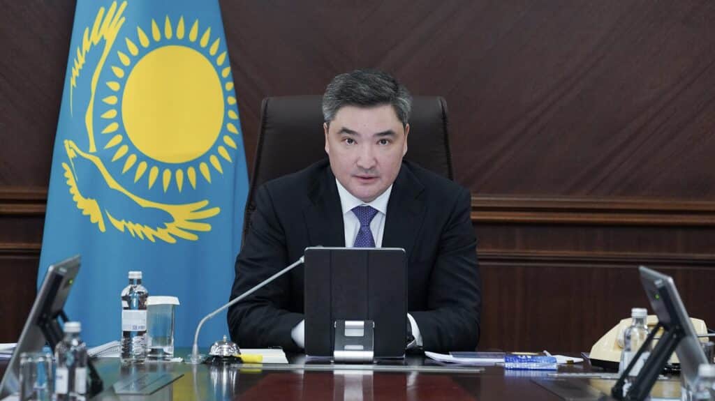 Қазақстанда 650 мыңнан астам адам үй кезегінде тұр: Бектенов бұл тізімнен талапты бұзғандарды алып тастауды тапсырды