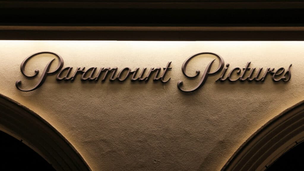 FILE PHOTO: The logo of Paramount Pictures studios is pictured after the Writers Guild of America (WGA) said it reached a preliminary labor agreement with major studios in Los Angeles, California, U.S., September 24, 2023.  REUTERS/David Swanson/File Photo