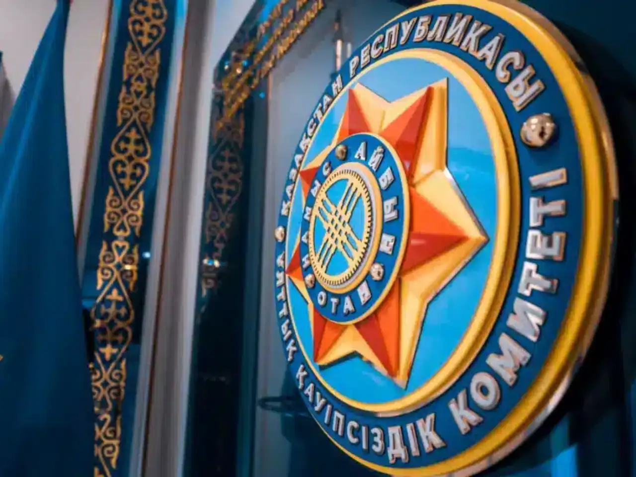 Мен өзімді есекке саусағыммен ұрып, келдім Мен өзімді есекке саусағыммен ұрып, келдім