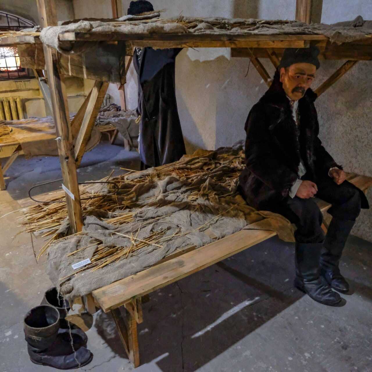 Көрші жас көршісіне берді