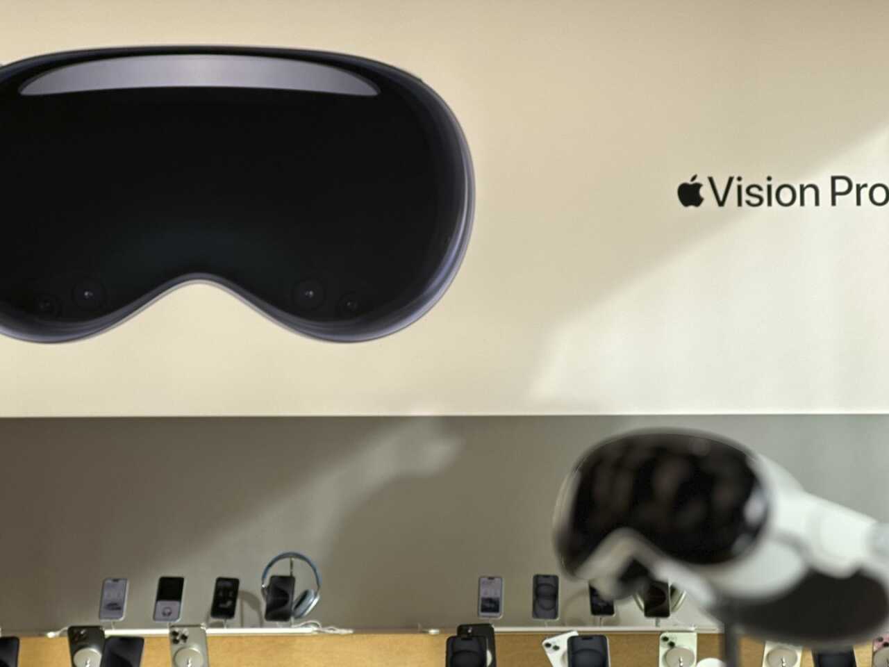 Apple заморозила разработку VR-гарнитуры Vision Pro - СМИ