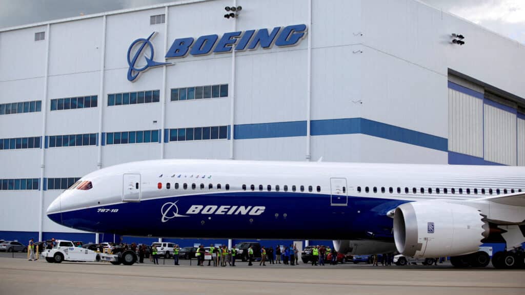 FILE PHOTO: A Boeing 787-10 Dreamliner taxis past the Final Assembly Building at Boeing South Carolina in North Charleston, South Carolina, United States, March 31, 2017. REUTERS/Randall Hill/File Photo
