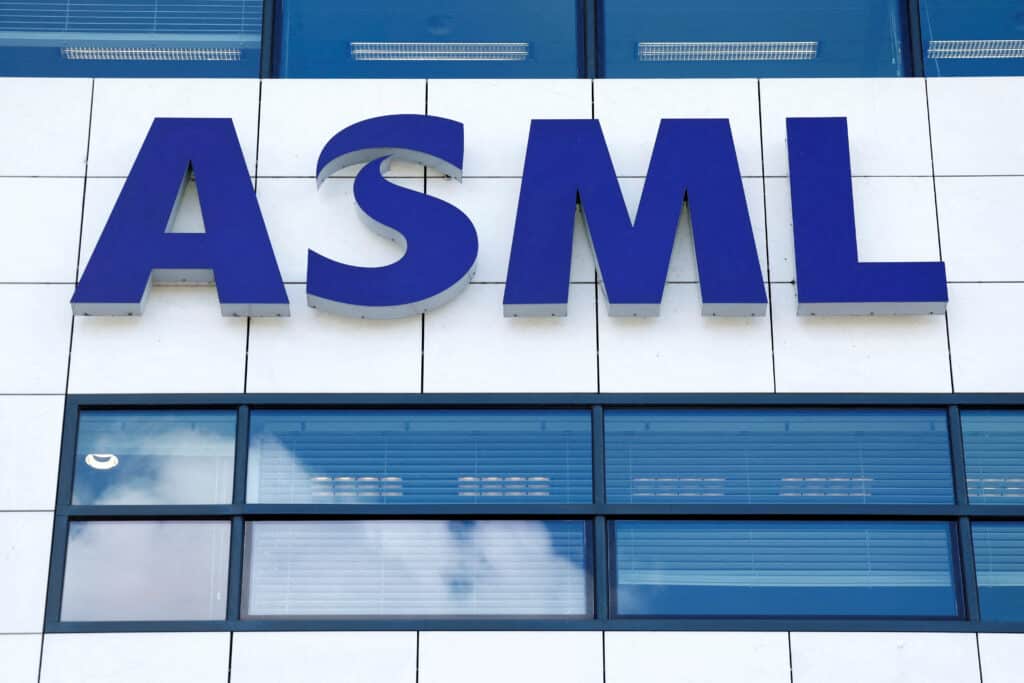 FILE PHOTO: ASML logo is seen at the headquarters in Veldhoven, Netherlands June 16, 2023. REUTERS/Piroschka van de Wouw/File Photo