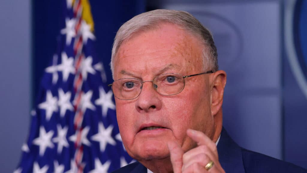 FILE PHOTO: Keith Kellogg, national security adviser to Vice President Mike Pence, speaks to reporters during a daily press briefing at the White House in Washington, U.S., September 22, 2020. REUTERS/Carlos Barria/File Photo