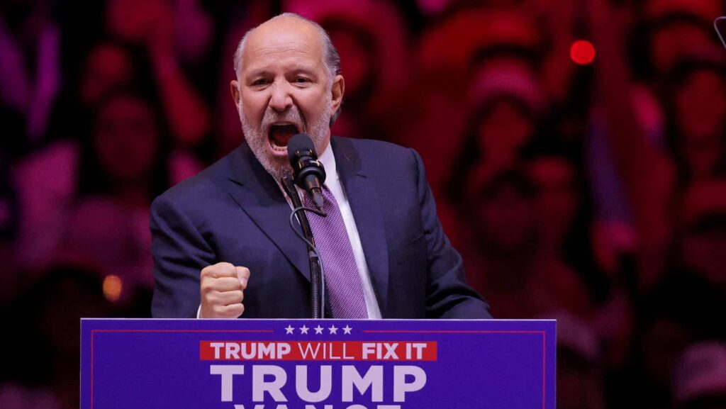 FILE PHOTO: Howard Lutnick, Chairman and CEO of Cantor Fitzgerald, gestures as he speaks during a rally for Republican presidential nominee and former U.S. President Donald Trump at Madison Square Garden, in New York, U.S., October 27, 2024. REUTERS/Andrew Kelly/File Photo