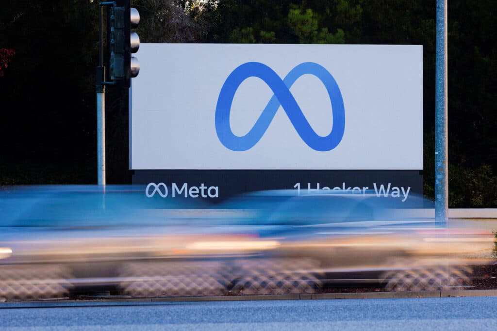 FILE PHOTO: Morning commute traffic streams past the Meta sign outside the headquarters of Facebook parent company Meta Platforms Inc in Mountain View, California, U.S. November 9, 2022.  REUTERS/Peter DaSilva/File Photo