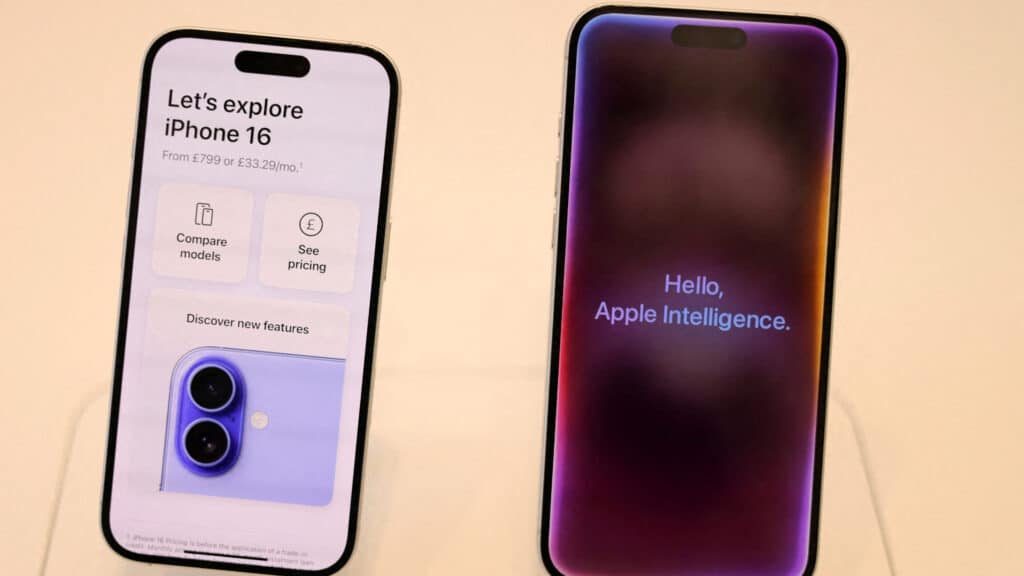 FILE PHOTO: Apple iPhone 16 smartphones are displayed at a store in London, Britain, October 6, 2024. REUTERS/Hollie Adams/File Photo