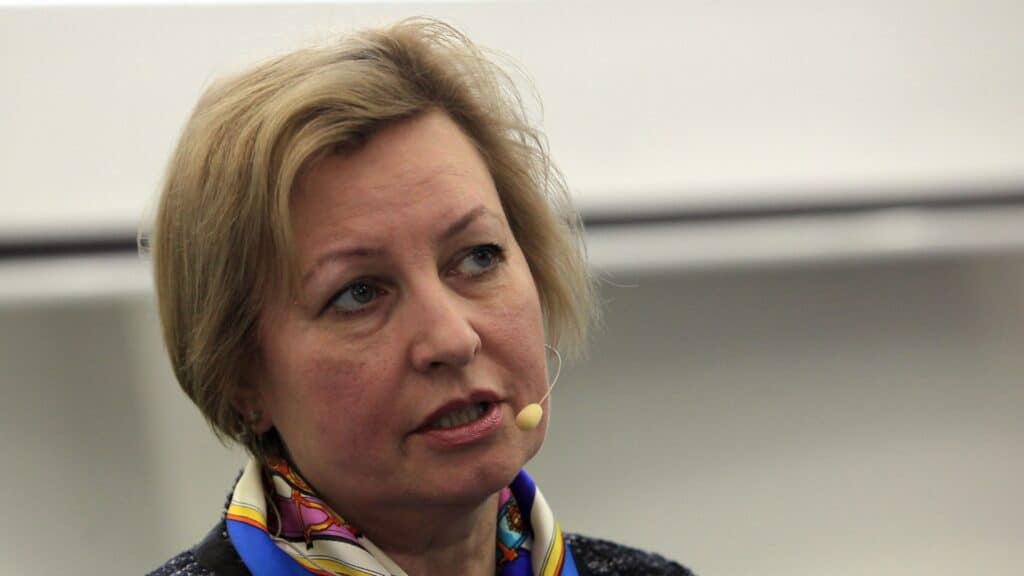 Елена Бахмутова