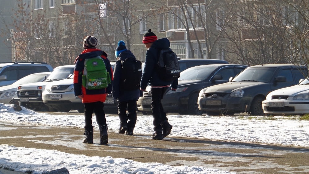Школьники Астаны учатся из дома из-за плохой погоды