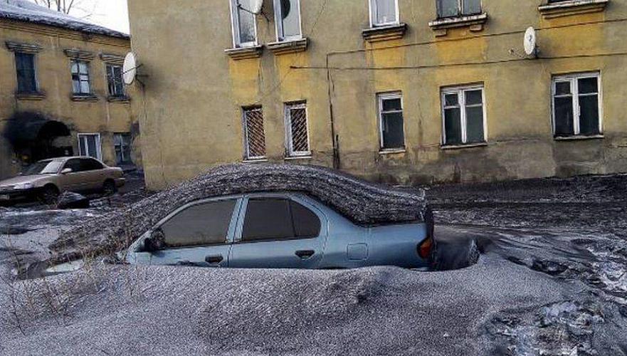 черный снег в Сатпаеве 