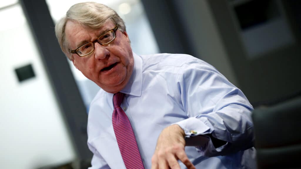 Jim Chanos, Founder and Managing Partner of Kynikos Associates LP speaks at the Reuters Global Investment Outlook summit at the Thomson Reuters building in New York, November 19, 2013. REUTERS/Mike Segar  (UNITED STATES - Tags: BUSINESS)