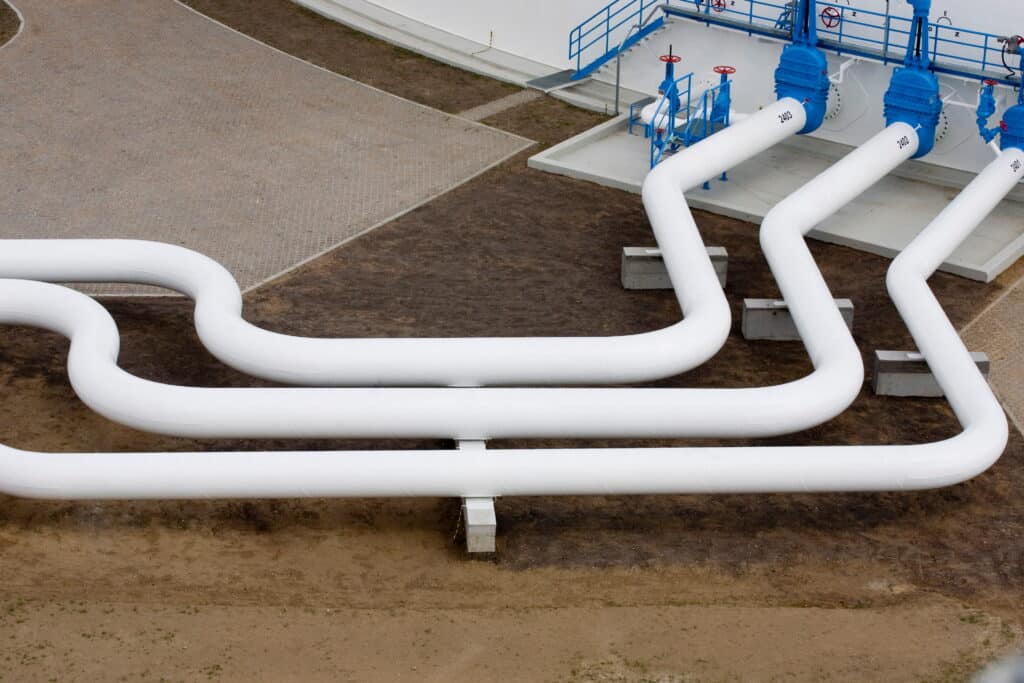 A view shows pipelines at an oil pumping station of Druzhba pipeline, in Adamowo, Poland, June 14, 2011. Jedrzej Wojnar/Agencja Wyborcza.pl via REUTERS ATTENTION EDITORS - THIS IMAGE WAS PROVIDED BY A THIRD PARTY. POLAND OUT. NO COMMERCIAL OR EDITORIAL SALES IN POLAND.