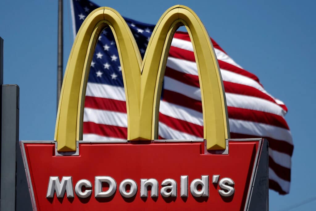 FILE PHOTO: The logo of McDonald's (MCD) is seen in Los Angeles, California, United States, April 22, 2016. REUTERS/Lucy Nicholson/File Photo