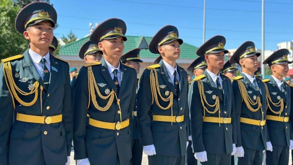 военные