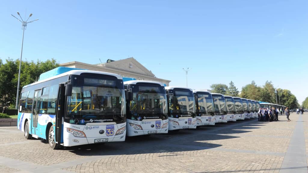 Автобусы в Казахстане почти удвоят потребление газа