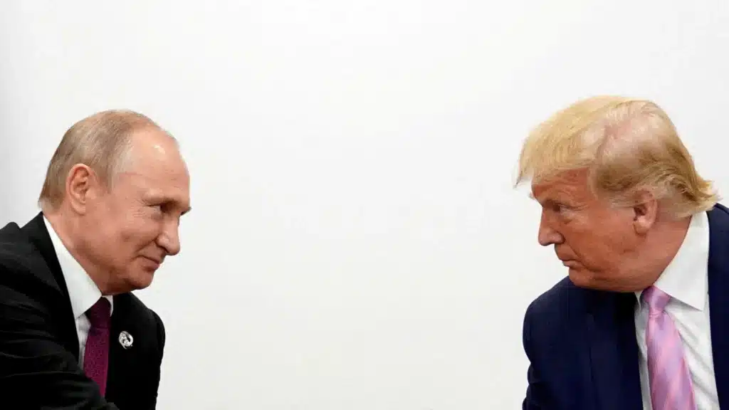 Путин мен Трамп не жөнінде сөйлесіп жатқаны белгілі болды/фото: shutterstock