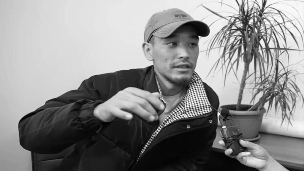 Подсудимый Ильясов заявил, что у дяди Шерзата Болата было ружье и он стрелял в них