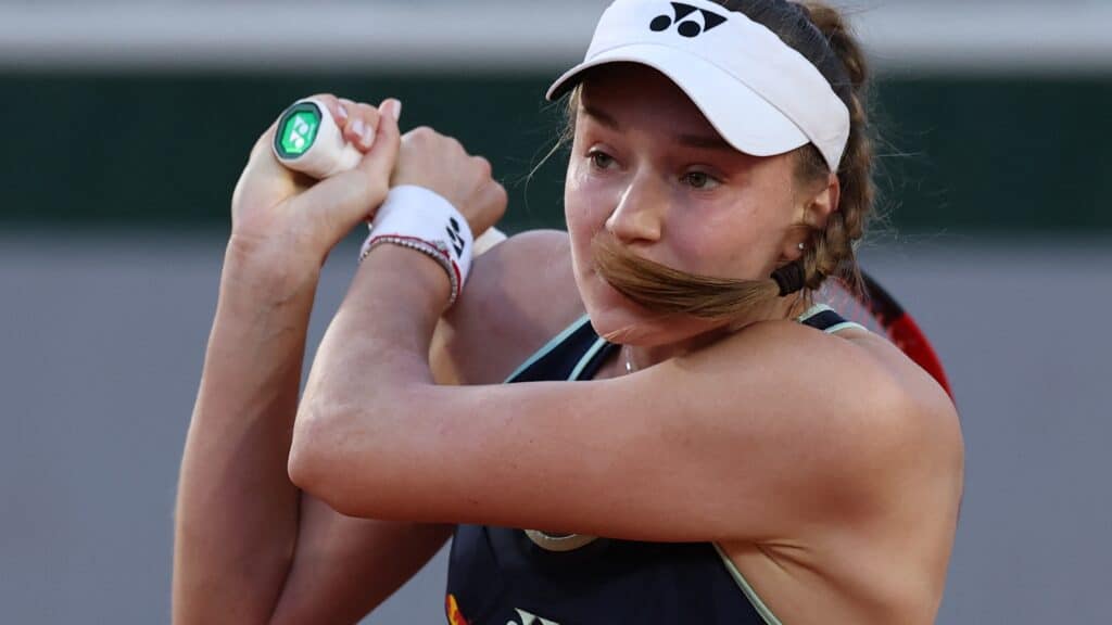 Елена Рыбакина Roland Garros турнирінің үшінші айнылымына өтті / фото: REUTERS/Gonzalo Fuentes