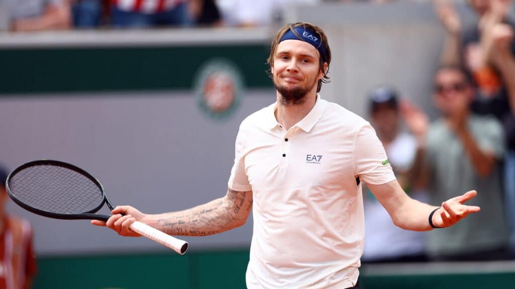 Александр Бублик Roland Garros турнирінде сенсация жасады / фото: REUTERS/Lisi Niesner