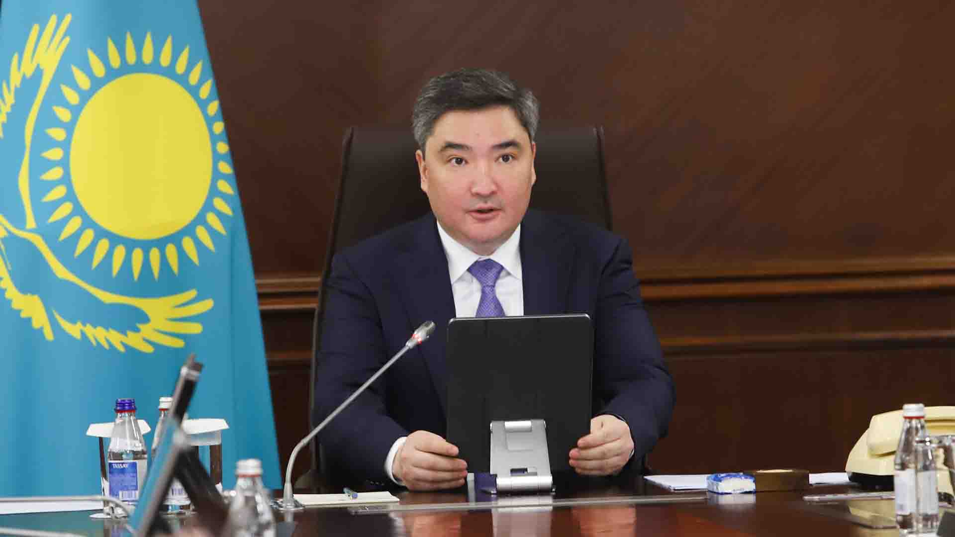 Бектенов әкімдердлі сынға алды 