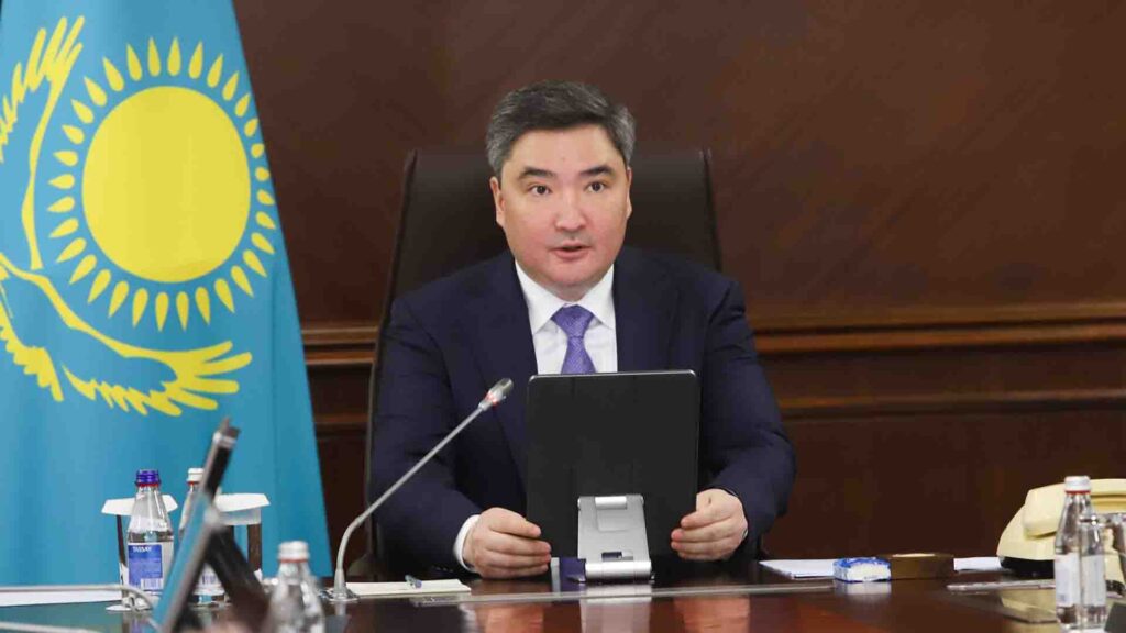 «Жауапқа тарту керек»: Бектенов әкімдерге қатаң тапсырма берді