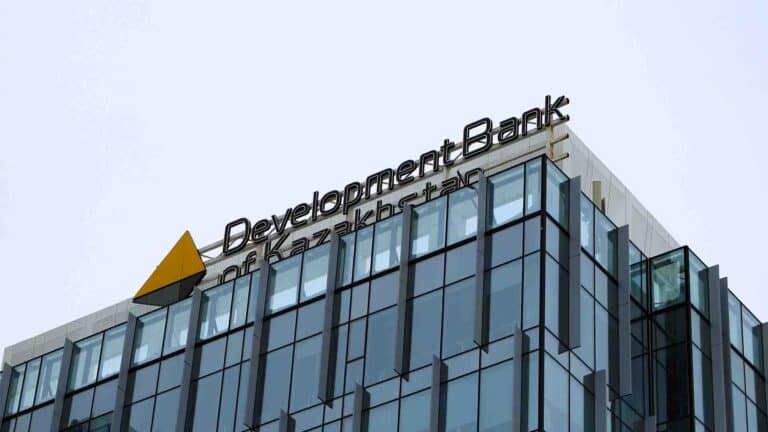 Қазақстан Даму банкі алғашқы цифрлық кредитті депутаттың баласының компаниясына берді