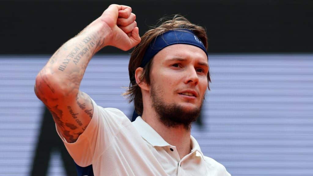 Александр Бублик әлемнің ең мықты теннисшісі Янник Синнерді жеңді / фото: REUTERS/Denis Balibouse