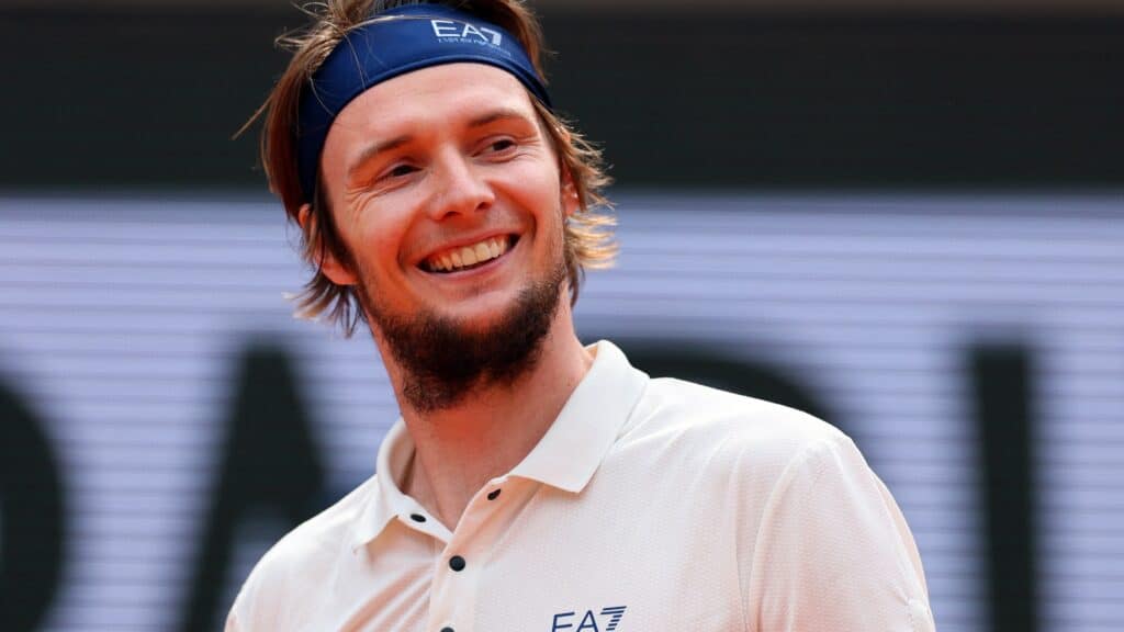 Александр Бублик Roland Garros турнирінің жартылай финалына шыға алмады / фото: REUTERS/Denis Balibouse