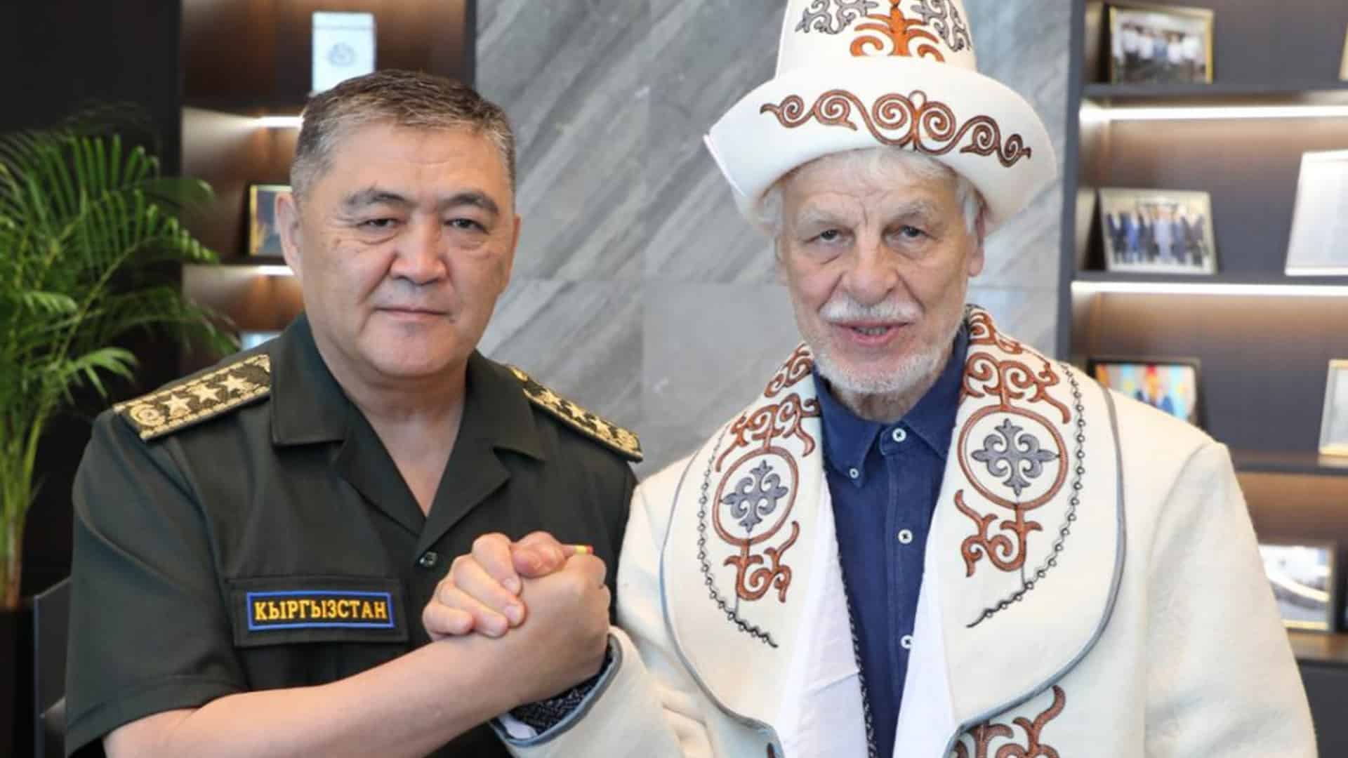 "Комиссар Каттани" приехал в Кыргызстан обсудил кино с главой ГКНБ