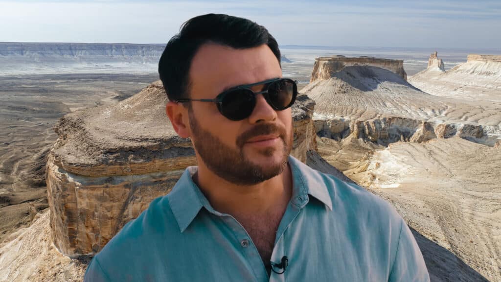 Фото: коллаж kursiv.media(Фото: youtube.com/@DinaraSatzhan), бильд-редактор: Дастан Шанай