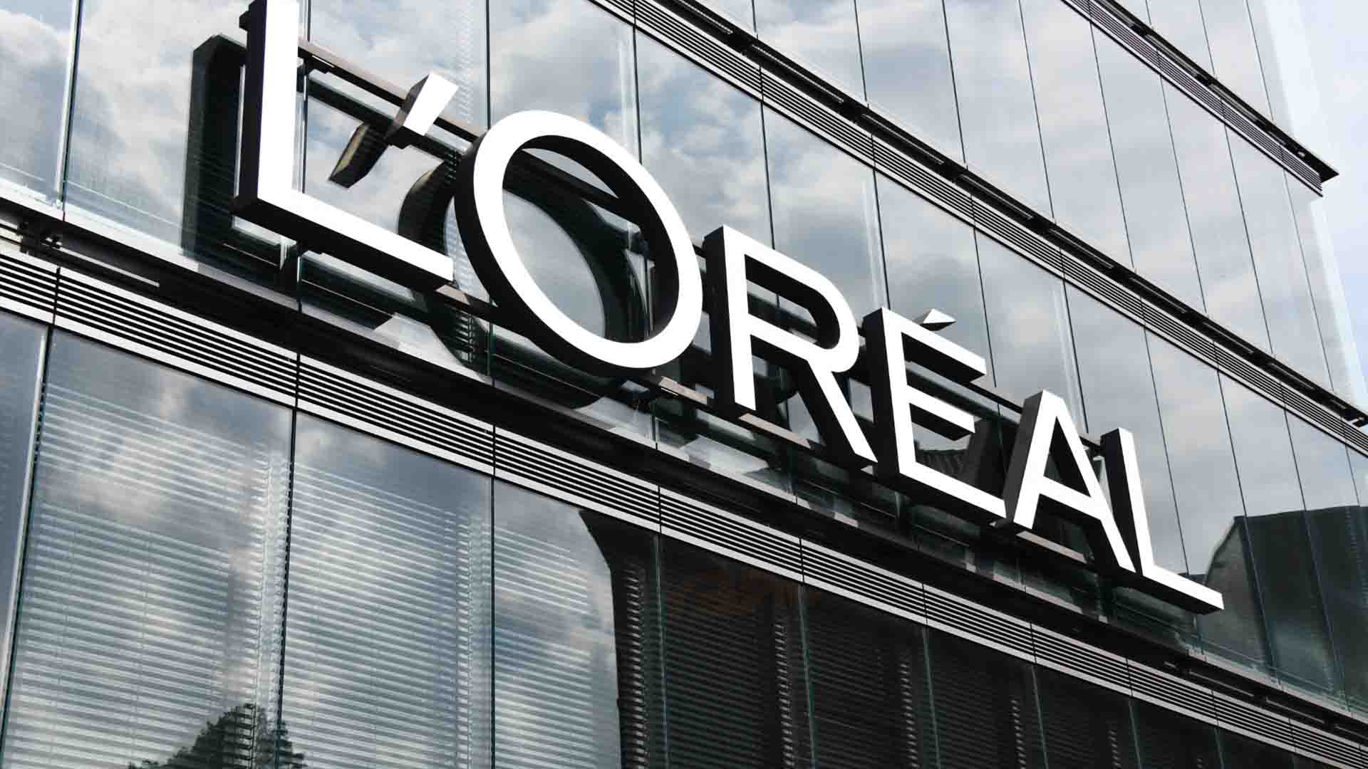 L’Oreal өнемдерін әлеуметтік желілер арқылы жарнамалауға тырысады / фото: shutterstock