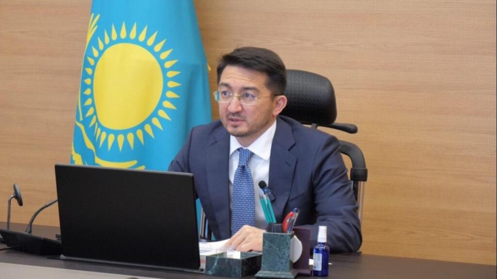 Цифрлық даму министрі Жаслан Мәдиев криптоға қатысты кеңес берді / фото: gov.kz