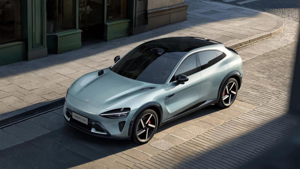 Автоблогер снял обзор нового кроссовера Xiaomi YU7