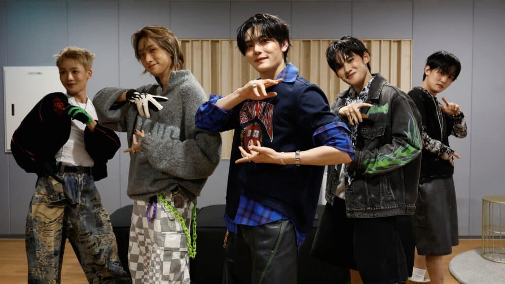 Жаңадан құрылған K-pop тобы 1VERSE деп аталады / фото: REUTERS/Kim Soo-hyeon