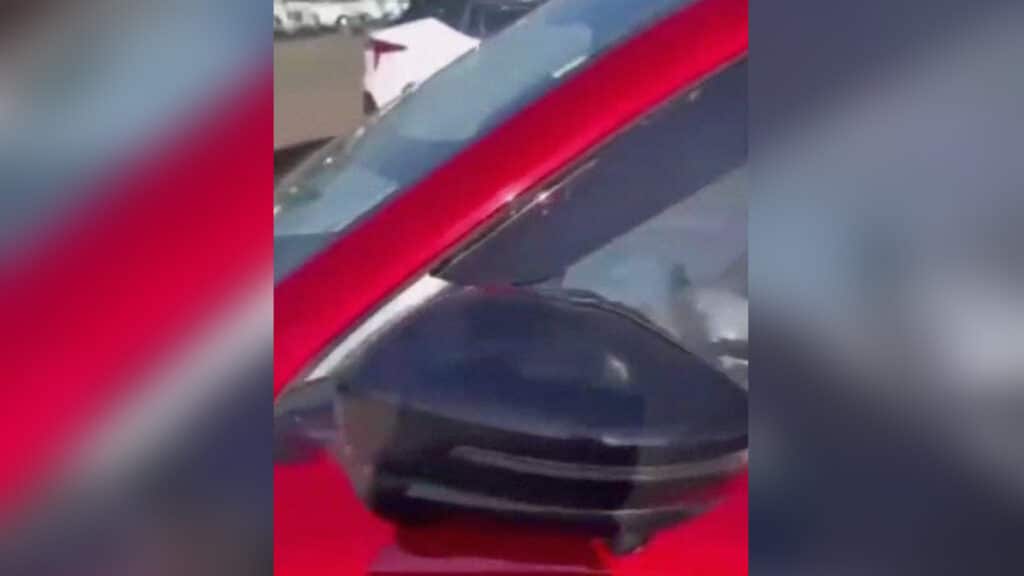 Changan объяснил, почему расплавилось зеркало кроссовера