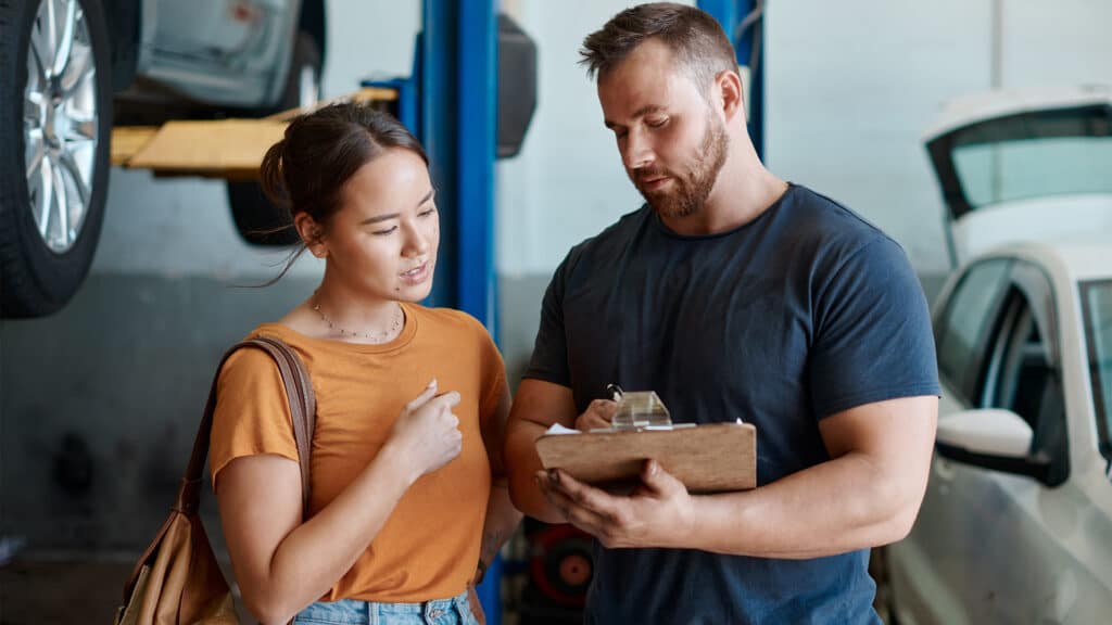 Специалисты рассказали, на что обратить внимание перед покупкой электромобиля