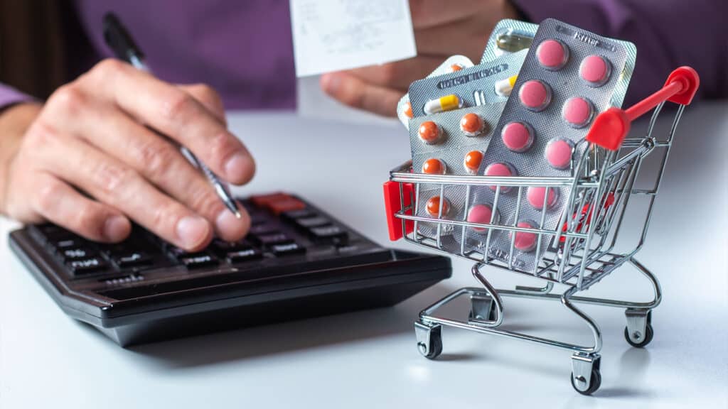 НПП: Минздрав обяжет аптеки продавать лекарства себе в убыток