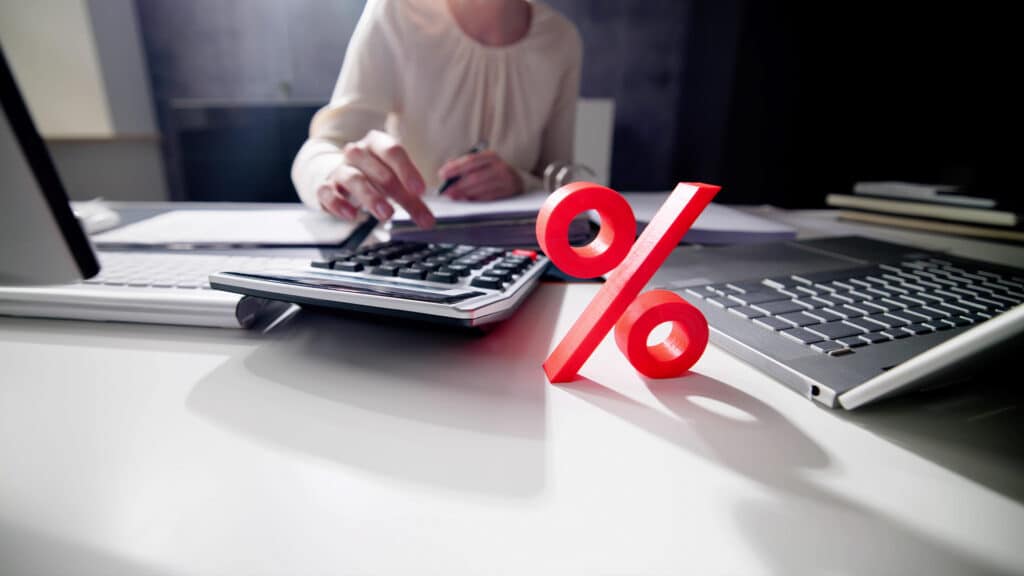 Нацбанк в третий раз подряд сохранил базовую ставку на уровне 16,5%