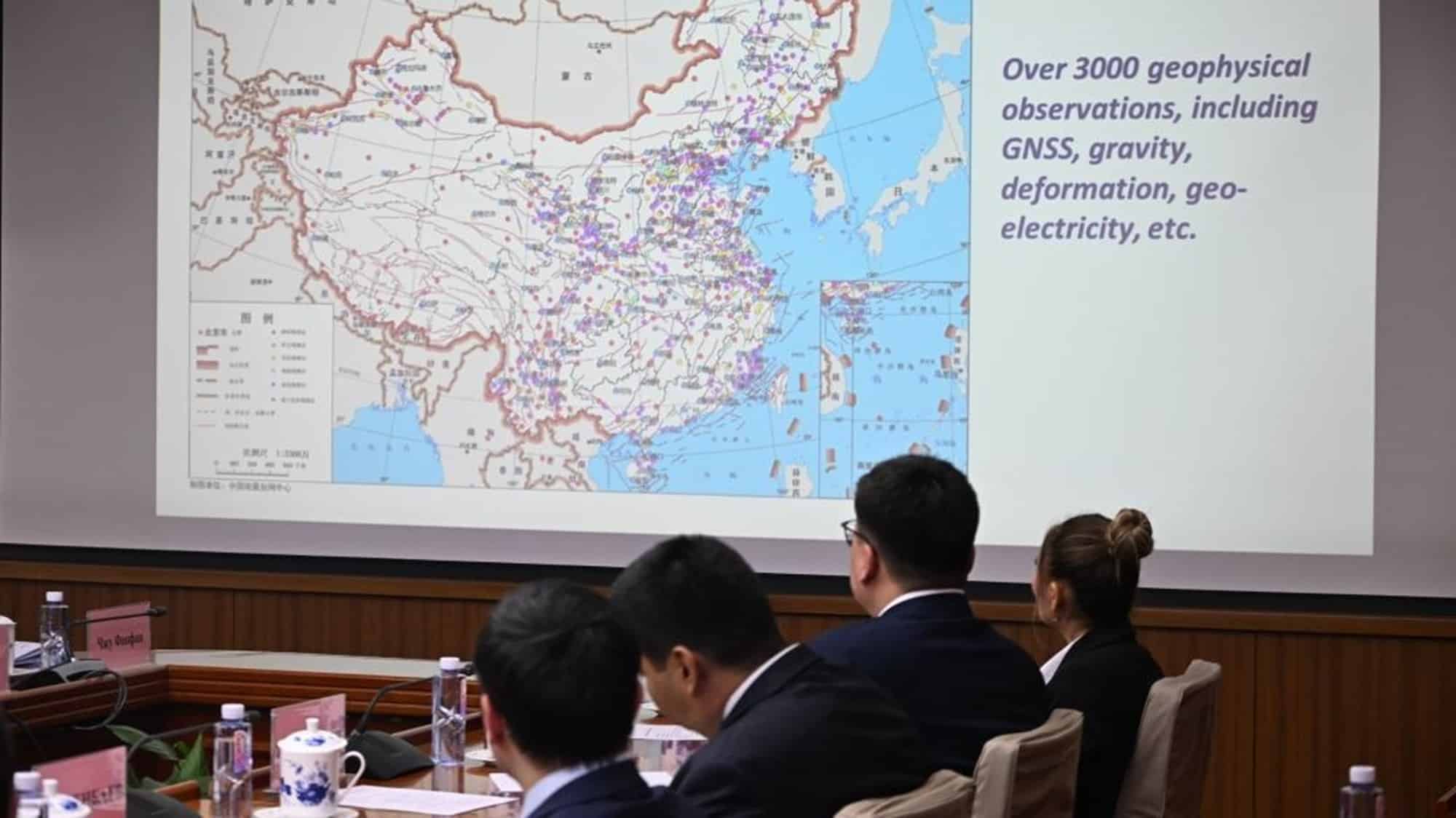 Қазақстан мен Қытай сейсмология саласындағы келісімге 2025 жылғы ақпанда отырған / фото: ТЖМ