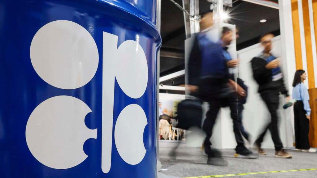 Казахстан получил право увеличить добычу нефти в сентябре