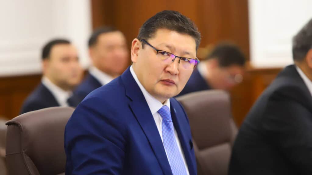 Берик Уали поможет семьям похоронить детей, погибших в ДТП