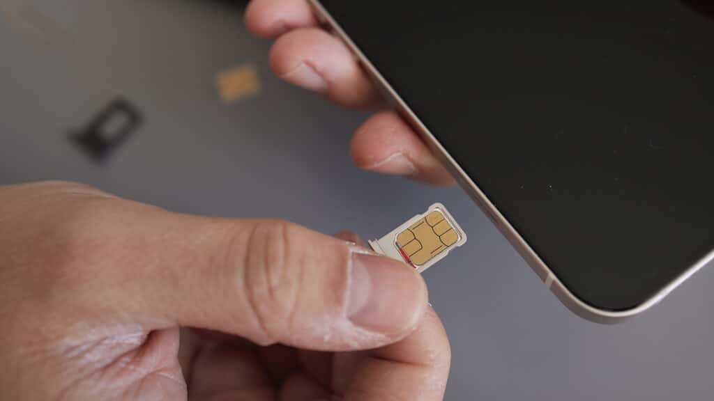 АЗРК хочет начать расследование против одного из сотовых операторов